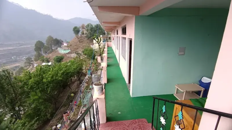 Barkot Inn, Barkot