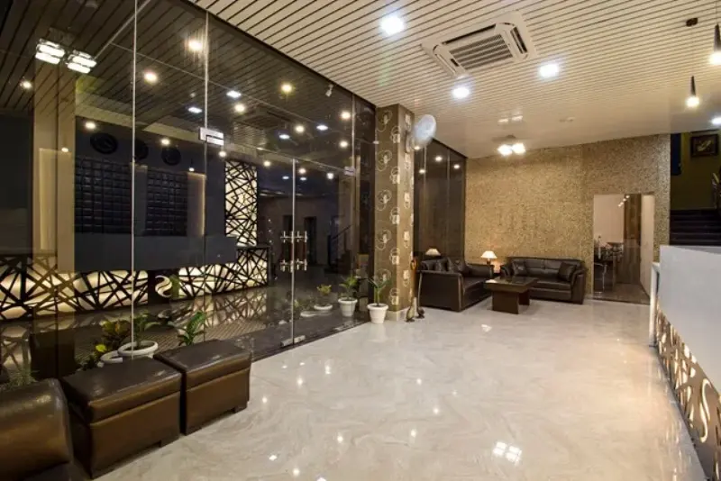 Hotel Sandstone, Dehradun