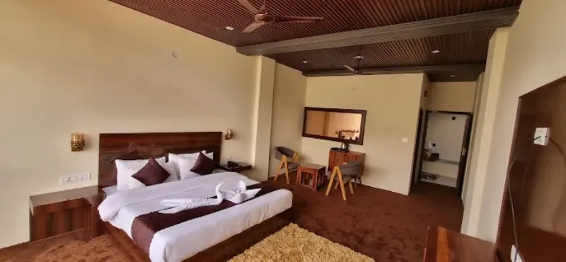 Kashi Retreat, Guptkashi