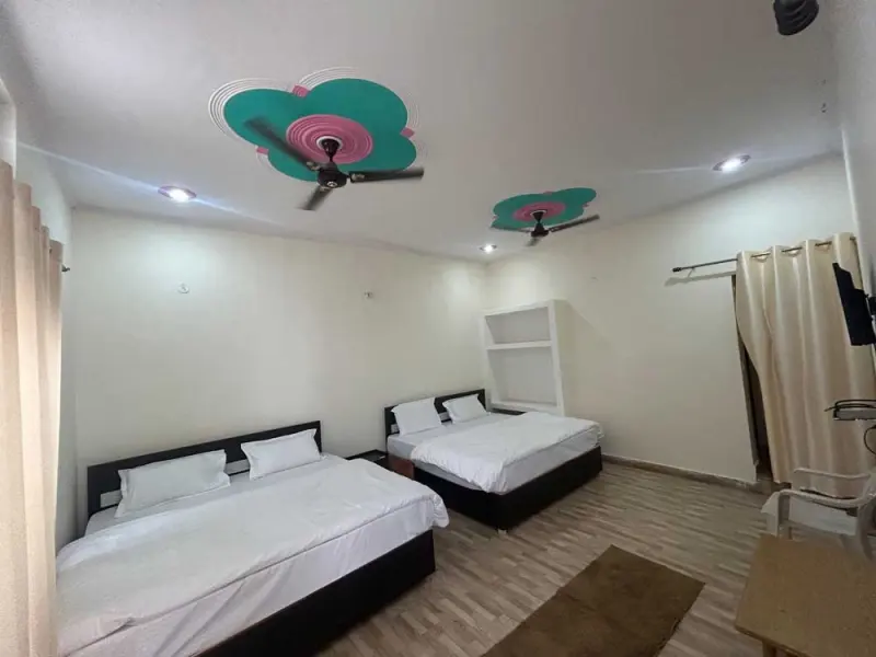 Nita Palace, Guptkashi